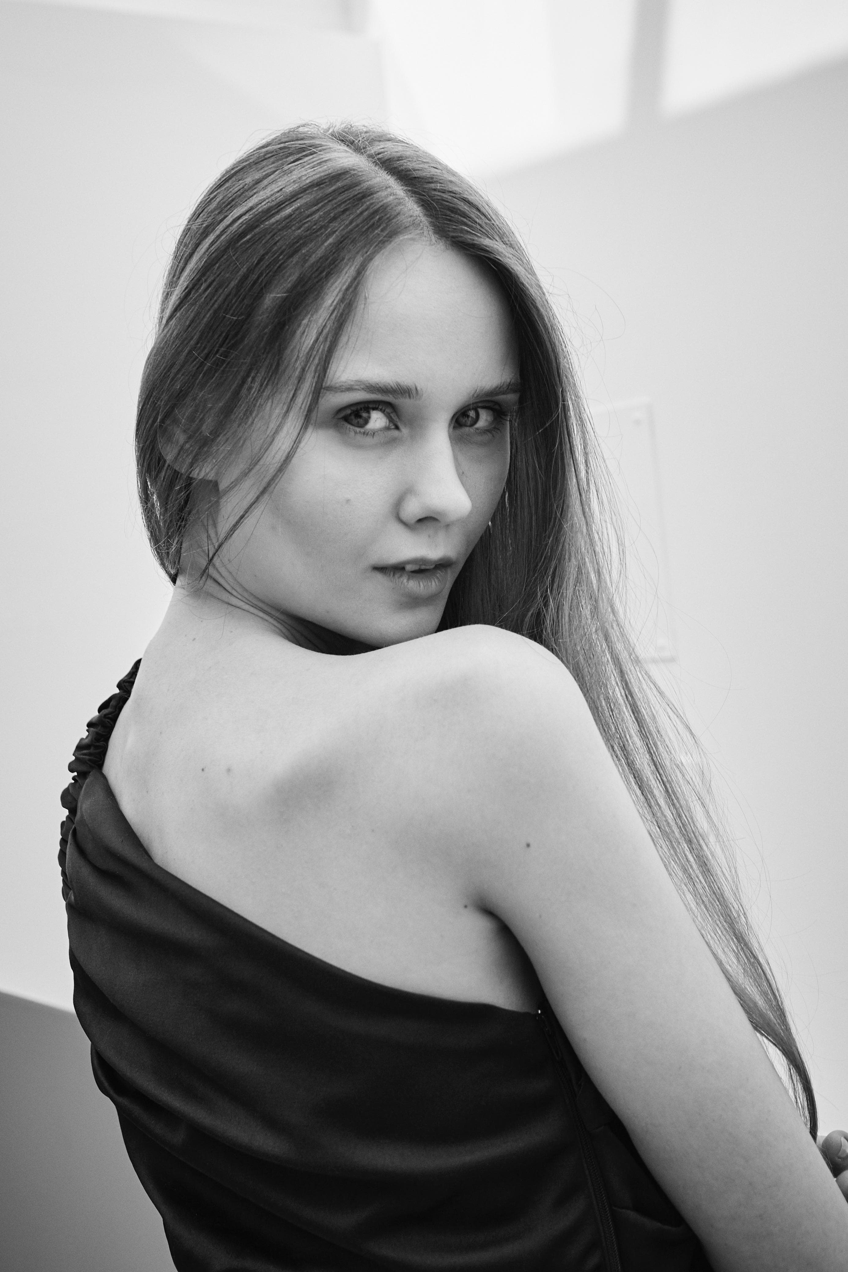 Luiza and Kate gallery thumbnail 2